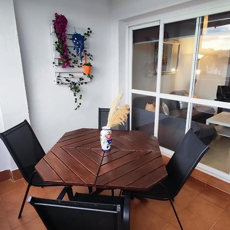 2Bdr Sunny Apartment With Pool And Private Parking In Benalmádena Exterior foto