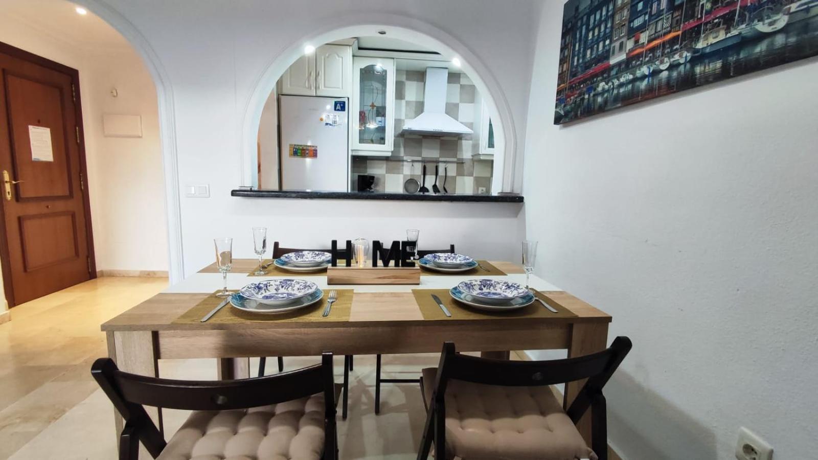 2Bdr Sunny Apartment With Pool And Private Parking In Benalmádena Exterior foto